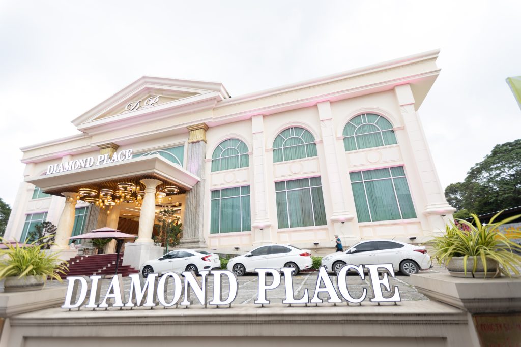 Cặp đôi có số 5? Ghé ngay nhà hàng tiệc cưới Diamond Place có điều đặc biệt dành riêng cho bạn Nhà hàng tiệc cưới Diamond Place Hồ Văn Huê